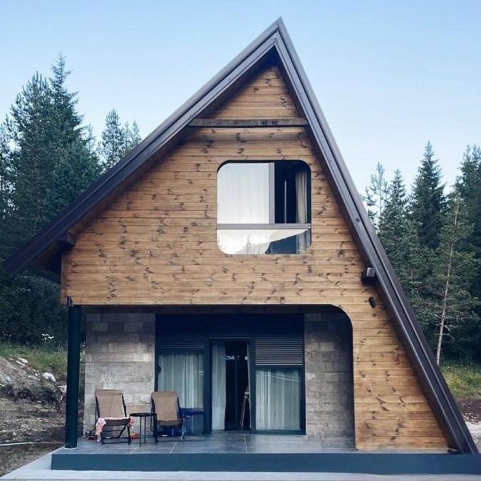 Zminica House *